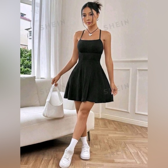 SHEIN Elegant Black Apparel - Picture 2 of 7